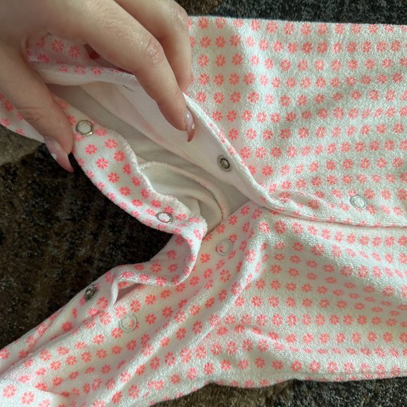 Carter's Onesie with Cute Pink Flowers and Bows (Newborn) - Picture 4 of 5